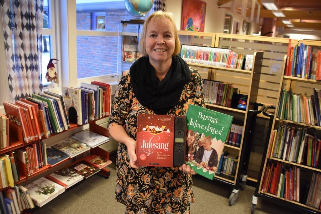 ØNSKER VELKOMMEN: Mandag 9. desember fra klokka 17.00 er det juleverksted i Våler Folkebibliotek. Barne- og ungdomsbibliotekar Anne-Mette Jensrud ønsker velkommen til noen hyggelige timer.