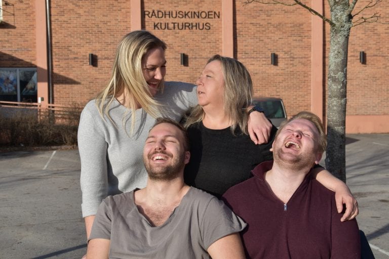 LAGER MUSIKAL: Nå skal Grilldressgjengen synge! 16. april har de premiere på musikalen «Kleint!». Nora Braskerud, Wenche Olsrud, Gard Braskerud og Eirik Lande lover en klein og lærerik aften.