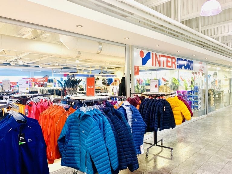 KONKURS: Intersport-kjeden er konkurs, noe som blant annet rammer Intersport-butikken her på Flisa Stormarked. Foto: Liv Rønnaug Lilleåsen