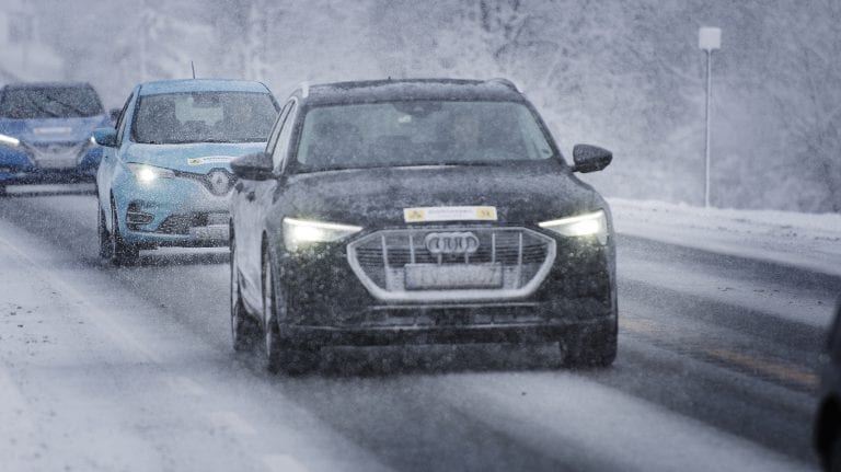 ELBIL: Audi e-tron er Norges mest solgte bil så langt i år. Ifølge tall fra NAF går elbilsalget så det suser. Foto: NAF