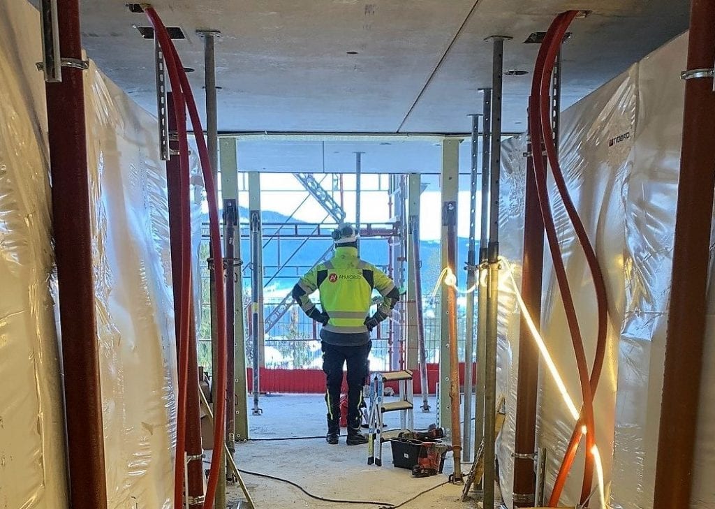 FLERE OPPDRAG: Hittil i år har den lokale rørleggerbedriften faktisk hatt økt omsetning sammenlignet med tall fra 2019. Foto: Amundrud VVS