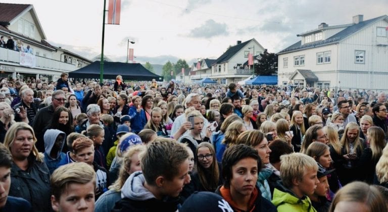 KAN BLI FLYTTET: SolørMart'n kan bli flyttet til august dersom det ikke lar seg gjennomføre i slutten av juni. Her fra en tidligere åpningskonsert. Akrivfoto