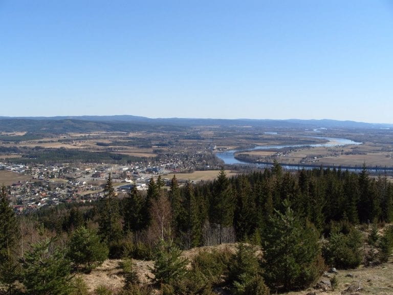 POPULÆRT: Svært mange åsnessokninger deltar i topptur-sesongene. Her fra Kjølaberget, et av de mest populære toppturene i Åsnes. Foto: Mapio.net