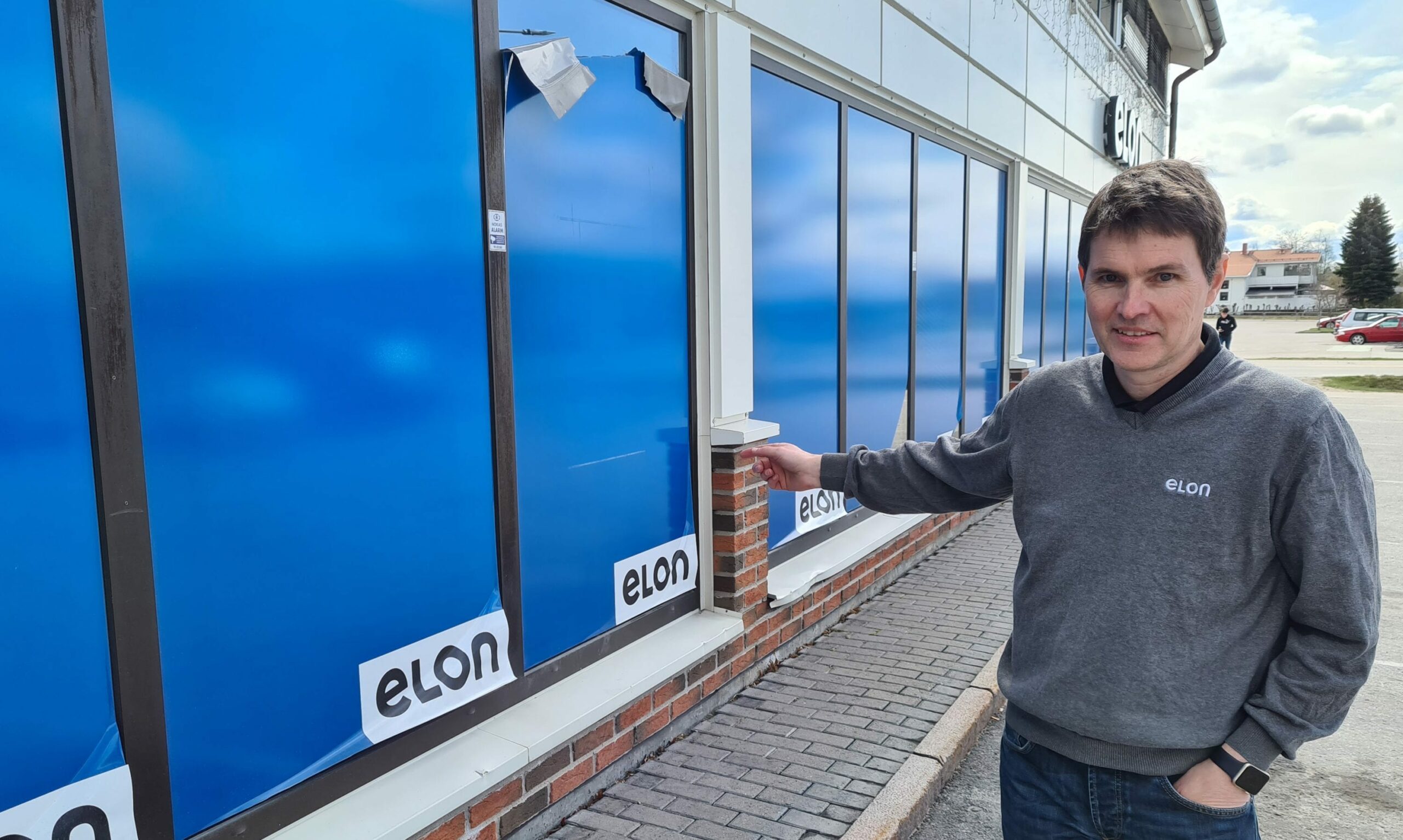 KJØRER KONKURRANSE: ELON Flisa skal ha på plass ny vindusdekor med lokale motiver, og arrangerer derfor en fotokonkurranse. Svein Cato Framås håper mange vil bidra.