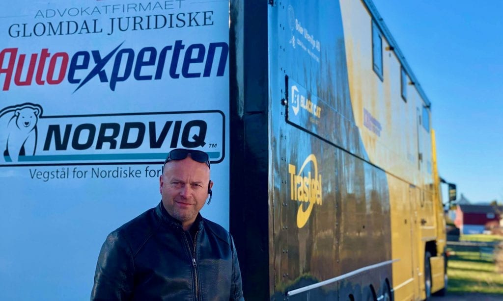 BRENNER FOR IDRETTSLAGET: Rallycrossføreren og NM-vinneren fra Grue, Herbjørn Haug, brenner for motorsport, men også for sitt lokale idrettslag. Nå har han startet et spleiselag for å hjelpe Grue IL i en utfordrende tid. Foto: Privat