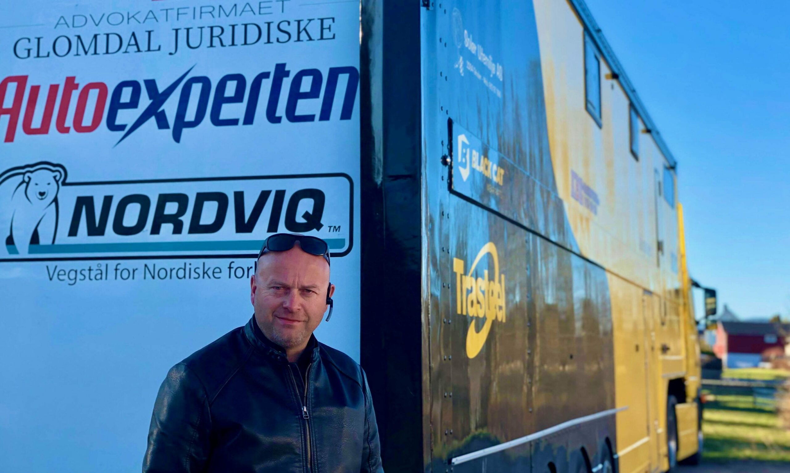 BRENNER FOR IDRETTSLAGET: Rallycrossføreren og NM-vinneren fra Grue, Herbjørn Haug, brenner for motorsport, men også for sitt lokale idrettslag. Nå har han startet et spleiselag for å hjelpe Grue IL i en utfordrende tid. Foto: Privat