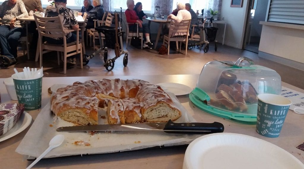 SOSIALT: Grue Frivilligsentral har mange ulike tilbud til innbyggerne, som blant annet kafé. Foto: Grue Frivilligsentral