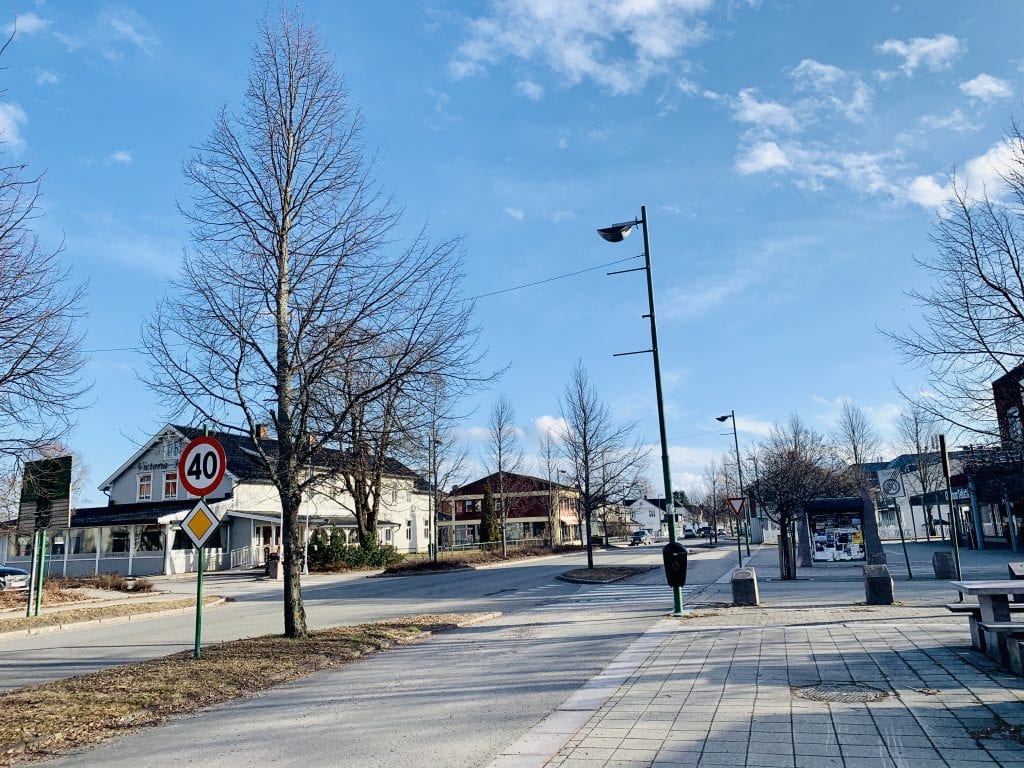 TOMT: I mars og april var en rekke butikker og virksomheter stengt på grunn av korona-krisa. Mane bedrifter sliter, og kan fra midten av mai nå søke om mompenasjon for tapte inntekter i april måned. Arkivfoto Arkivfoto