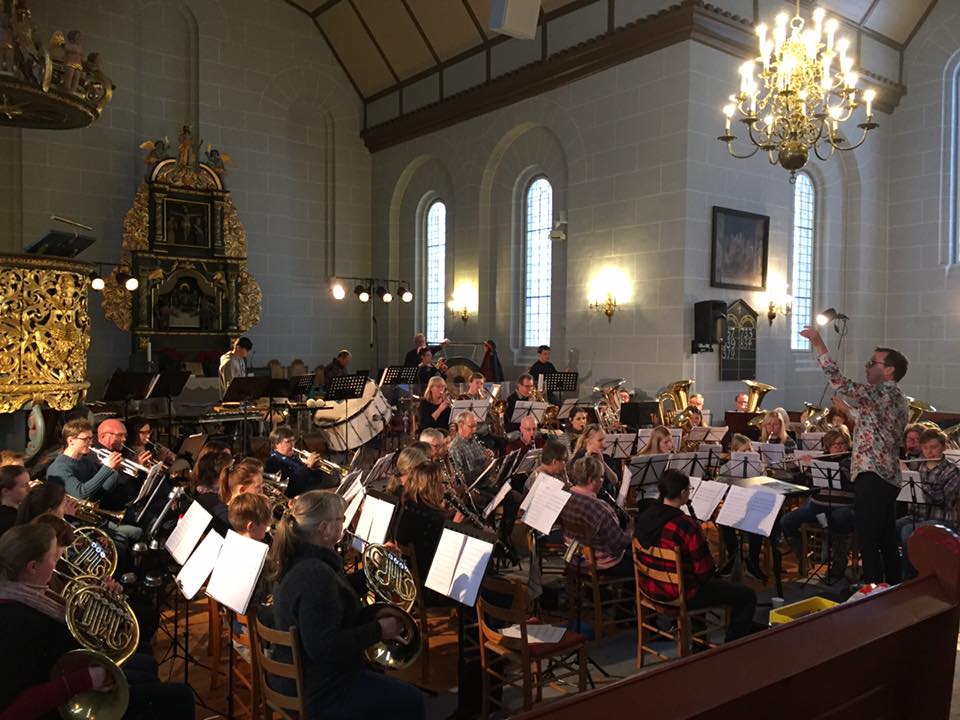 AVLYST: En rekke konserter er avlyst framover, og hornmusikken håper nå på en tiltakspakke som treffer bedre og kan hjelpe dem videre. Her fra en konsert i 2018. Foto: Åsnes hornmusikk