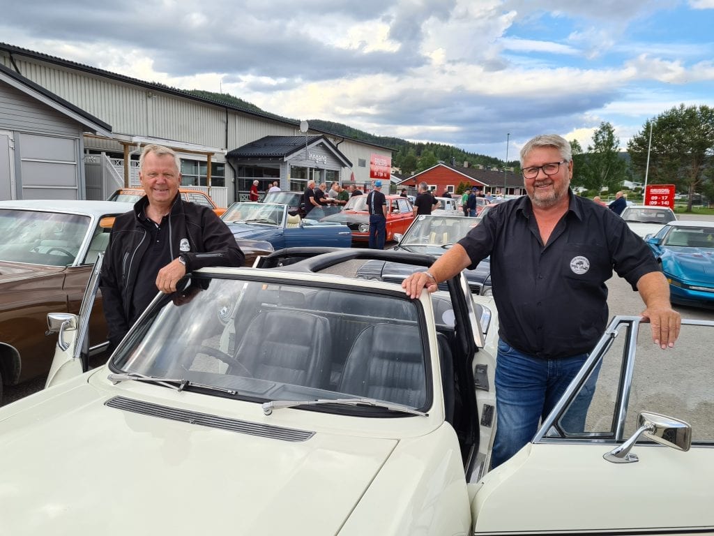 MANGE NYE MEDLEMMER: I 2015 ble Solør Veteran Klubb stiftet, og nå fem år senere teller klubben 142 medlemmer. Bare siden jul har over 40 nye medlemmer kommet til. Arve Kristiansen (til venstre) og Steinar Gresmo etablerte klubben for fem år siden.