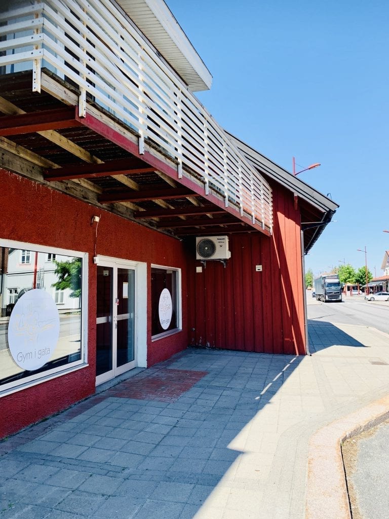 ÅPENT: Etter tre måneder med stengte dører kunne Gym i Gata åpne dørene mandag klokka 06:00. Foto: Liv Rønnaug B. Lilleåsen