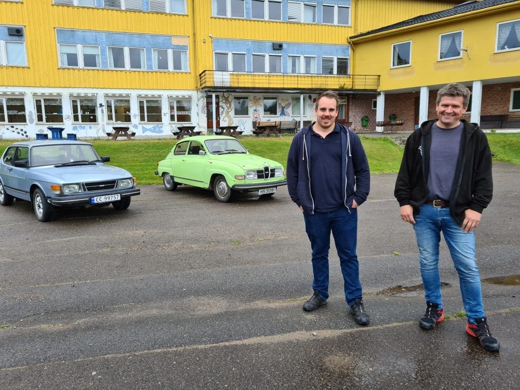 VETERANTREFF I KILA: Søndag arrangerer Finnskogen veteranklubb treff ved gamle Kilen skole. Steffen Skustad (til venstre) og Kåre Olav Strand håper mange kommer. Dette er bare ett av helgens arrangement i Solør.