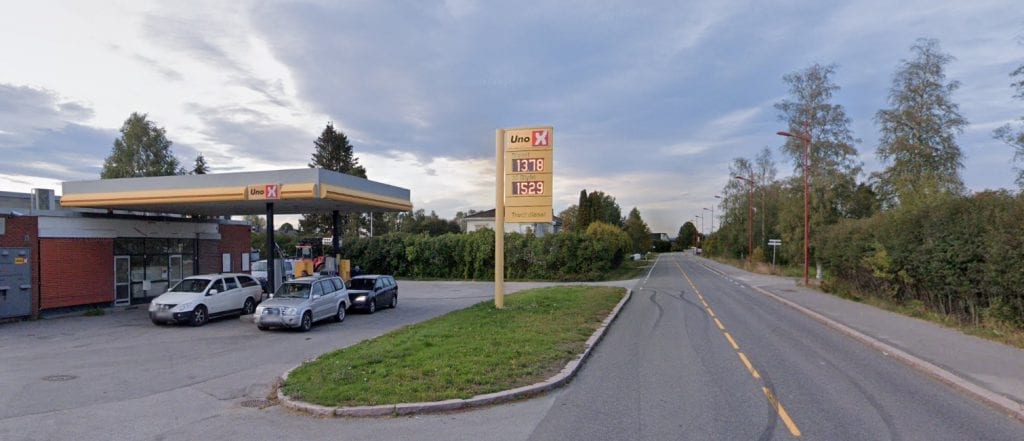 KJENT KLAGESTED: Her mistet to personer førerkortet onsdag kveld, da utrykningspolitiet hadde kontroll ved det de omtaler som et kjent klagested. Foto: Google Maps.