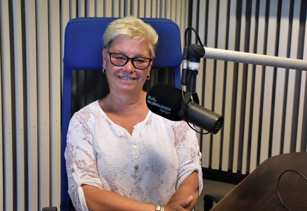 FORNØYD MED SESONGEN: Leder i Gravbreget vel, Nina Jansen, kan se tilbake på en veldig god sommer for kafeen i Gravberget.