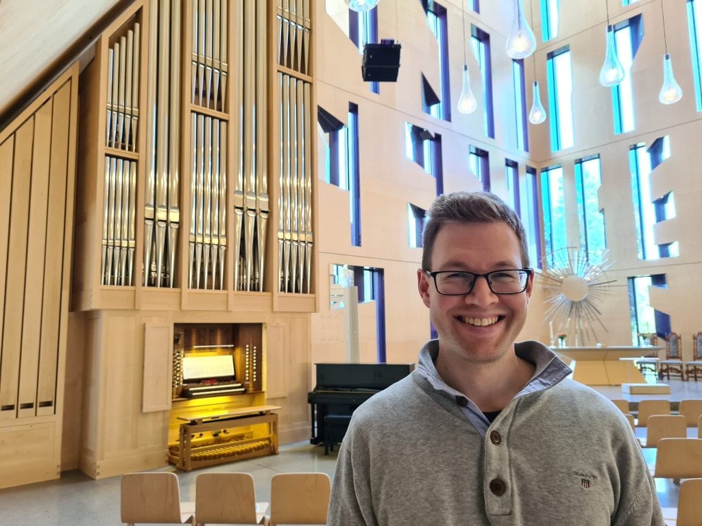 KLART FOR FESTIVAL: Lørdag starter årets orgelfestival i Våler. Kantor, Daniel Bjørlo, håper mange kommer. Åpningskonserten er i Risberget kirkesal, mens resten av festivalen finner sed i Våler kirke.