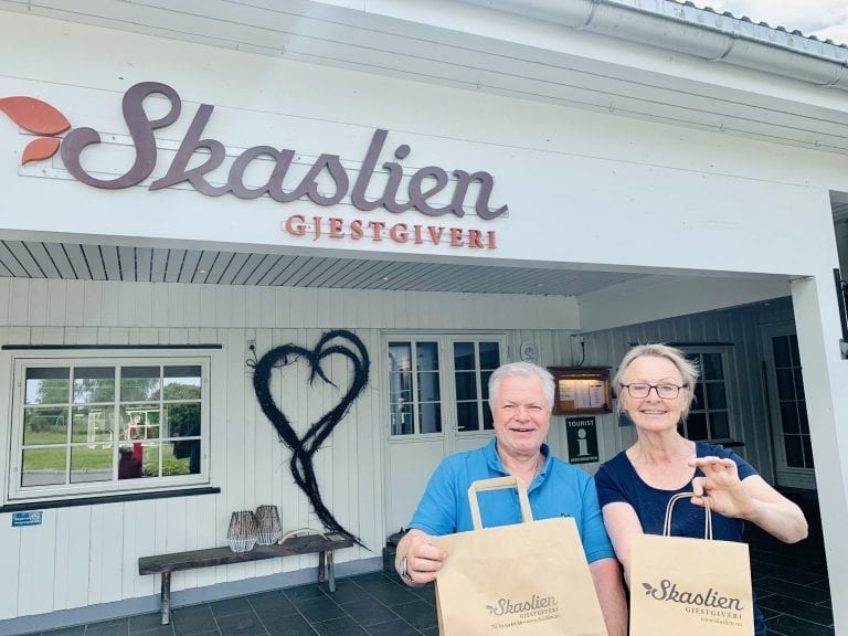 KAN VINNE PRIS: Skaslien Gjestgiveri kan vinne Årets matgledebedrift. De er én av 12 bedrifter som gikk videre til semifinalen. Ekteparet Ottar og Elin Skaslien har som mange andre opplevd annerledesåret 2020, og blant annet satset på takeaway. Arkivfoto: Liv Rønnaug Lilleåsen.