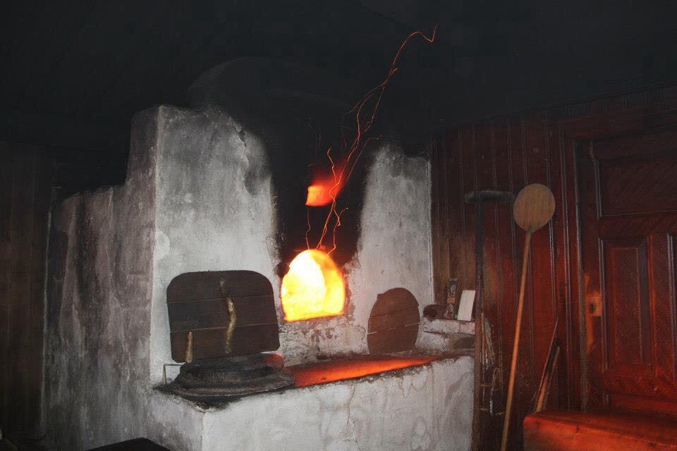 BLE BRUKT: Fortsatt ble røykstua i Mattila jevnlig fyrt. Foto: Solør-Värmland Finnkulturforening.