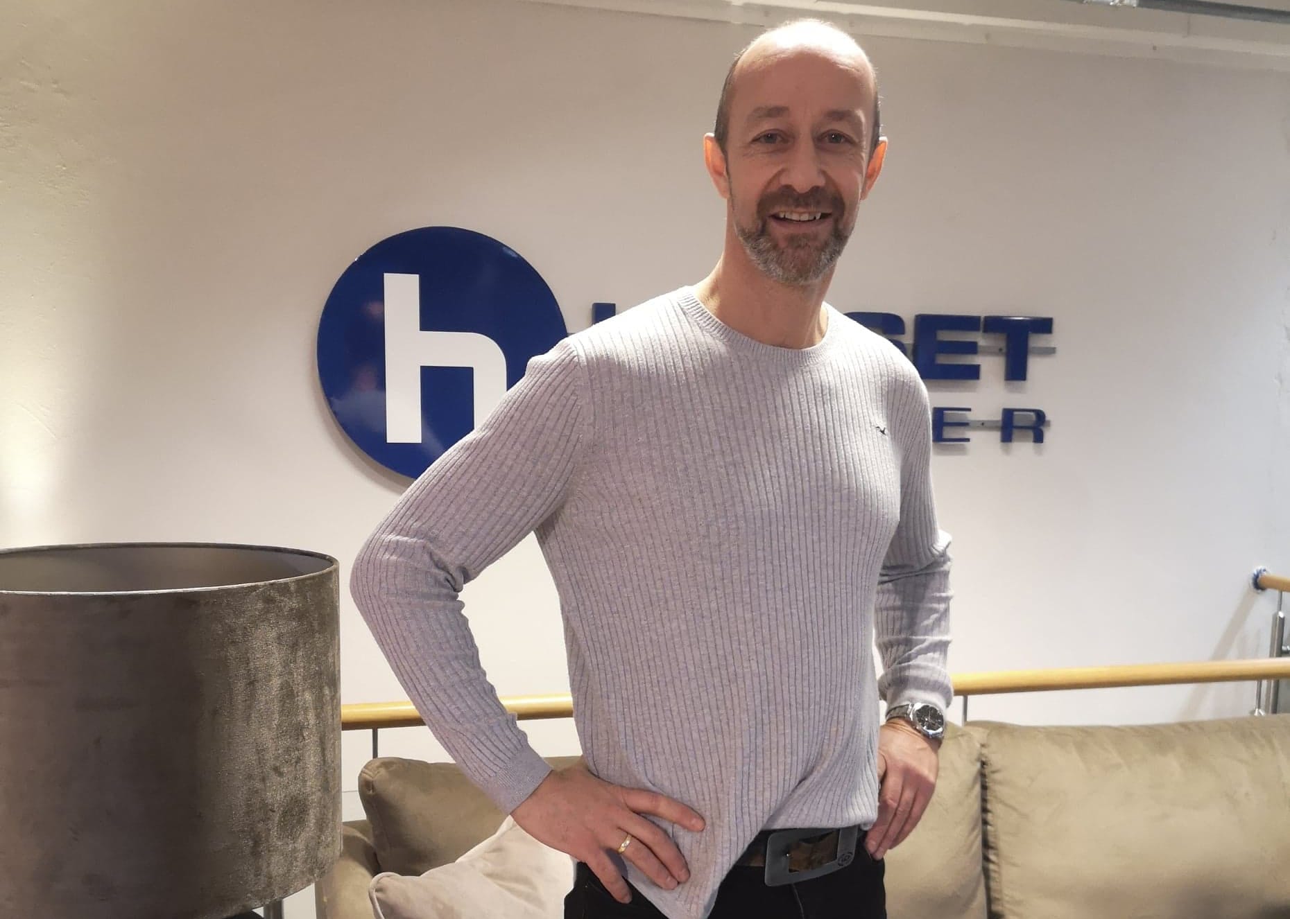 BLIR PÅ FLISA: Morten Helset er fornøyd med driften på Flisa etter ett år. I år er også butikken på Hamar 65 år.