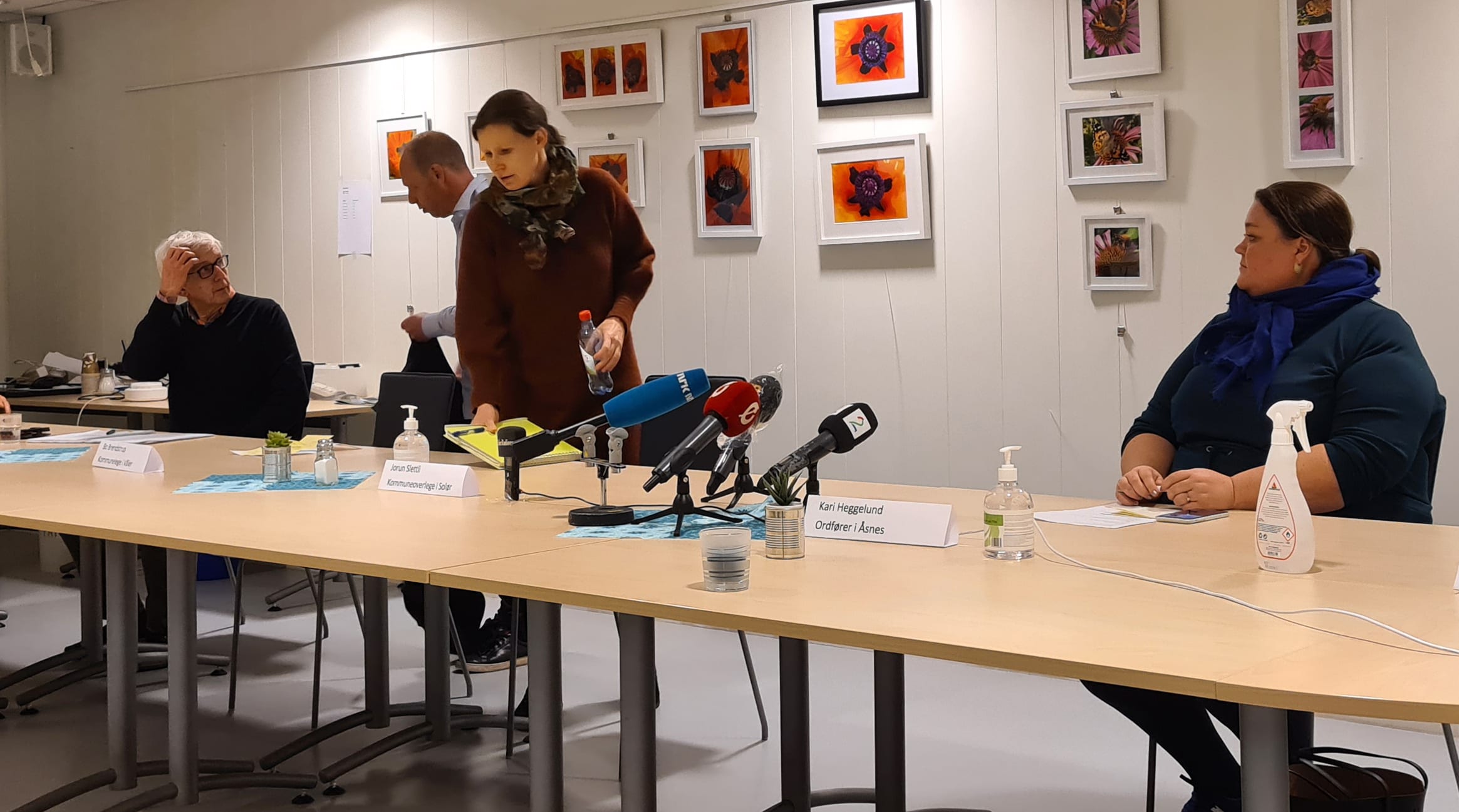 HAR KONTROLL: Åsnes og Våler har siden smitteutbruddet hatt felles krisestab, men besluttet i går at det ikke lenger er nødvendig. Her fra pressekonferansen forrige mandag.