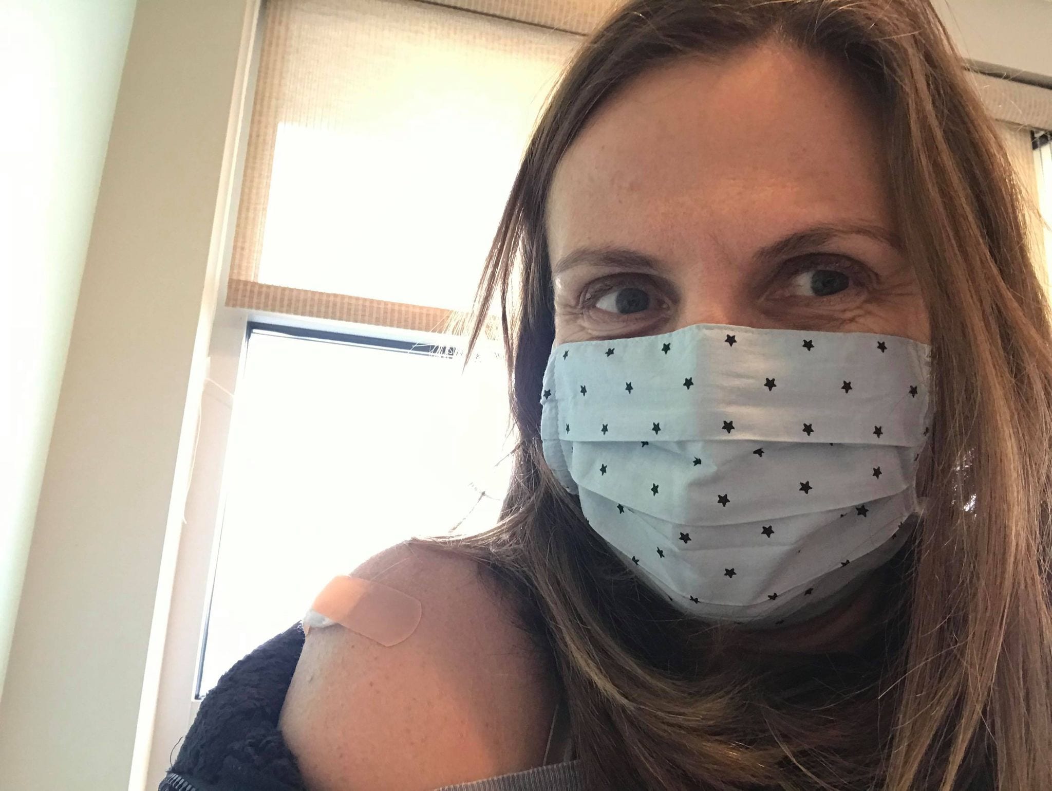 FØRST UT: Trolig er Jenny Ringnes fra Flisa den første solungen som har fått koronavaksinen. Den fikk fredag kveld norsk tid, og Ringnes jobber som barnelege i Seattle, USA.