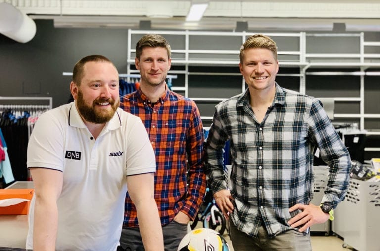 PÅ TOPPLISTA: Saken om at Flisa igjen får sportsbutikk var blant de mest leste på iSolør.no i 2020. Her ser vi eierne Jonas Gottenborg Larsen (daglig leder), Olav Lie Sveen og Tore Andreas Gundersen. Foto: Liv Rønnaug B. Lilleåsen.
