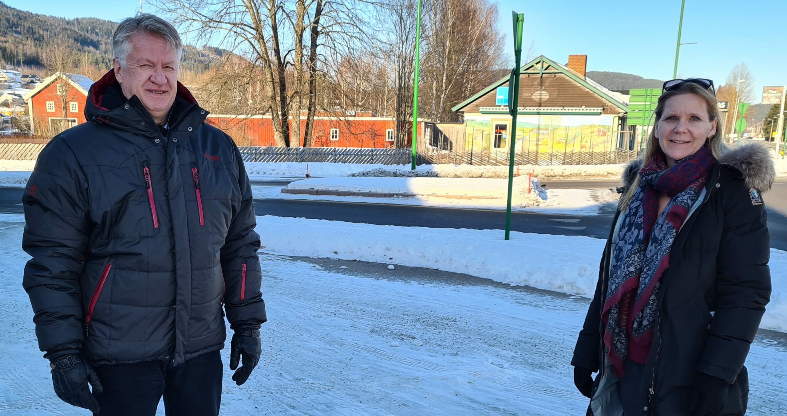 ØNSKER NY VIRKSOMHET: Pandemien gjør at gründerkveld og etablererkurs blir digitalt denne gangen. Nils Lindeberg i Åsnes kommune og Anette Strand Sletmoen håper mange melder seg på og at ny næring kommer til lokalt.