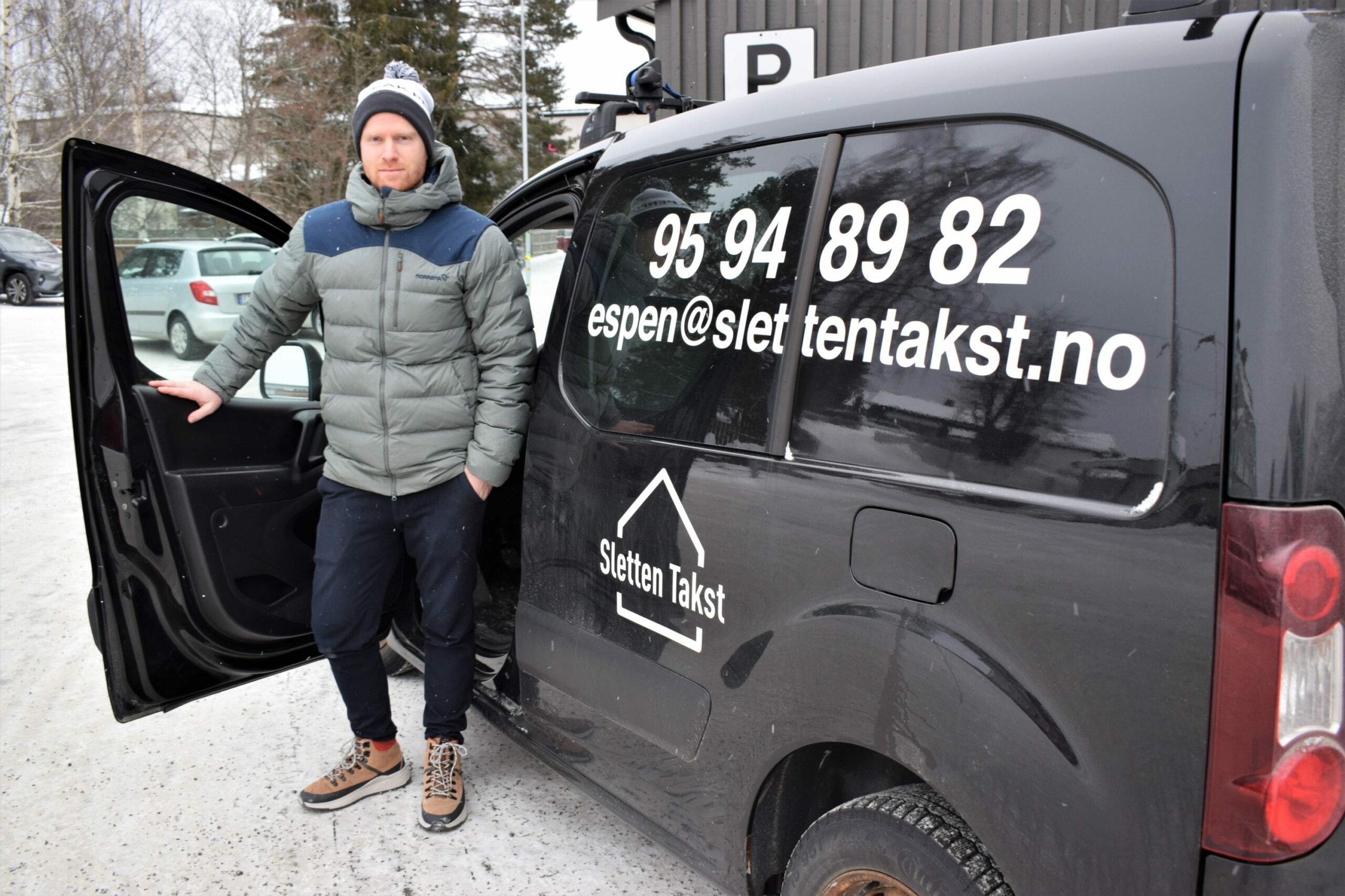 SATSER: Etter bråstoppen i mars ble det veldig travelt for Espen Sletten fra Braskereidfoss. Nå har han ansatt Bjørn Strand i Sletten Takst. Foto: Mari Nyberget.