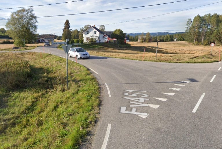 FIKK MIDLER: Innlandet fylke sitt trafikksikkerhetsutvalget har bevilget 250.000 kroner til gatelys langs Vestre Gjesåsveg. Foto: Google Maps.
