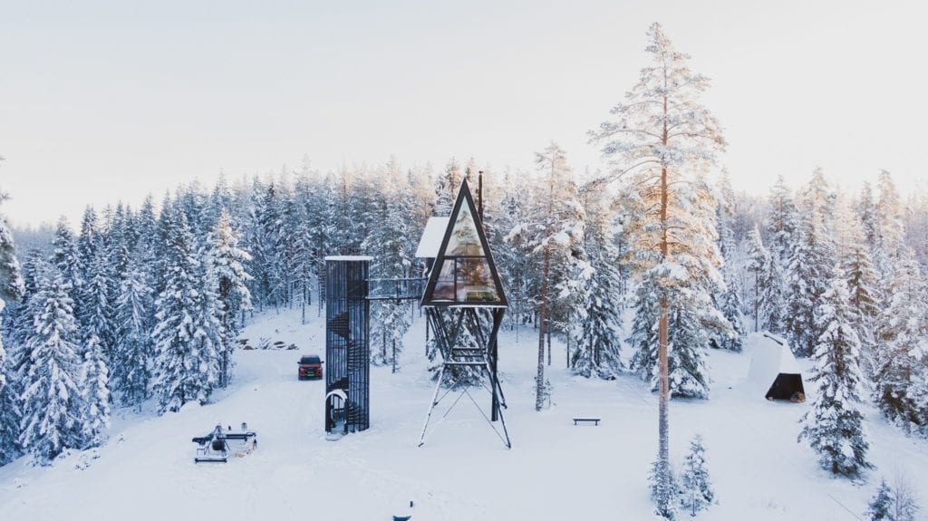 TREKKER MANGE: Folk fra hele landet booker seg inn hos PAN Tretopphytter i Gjesåsen. De søker stillheten, roen og utsikten. Foto: Privat.
