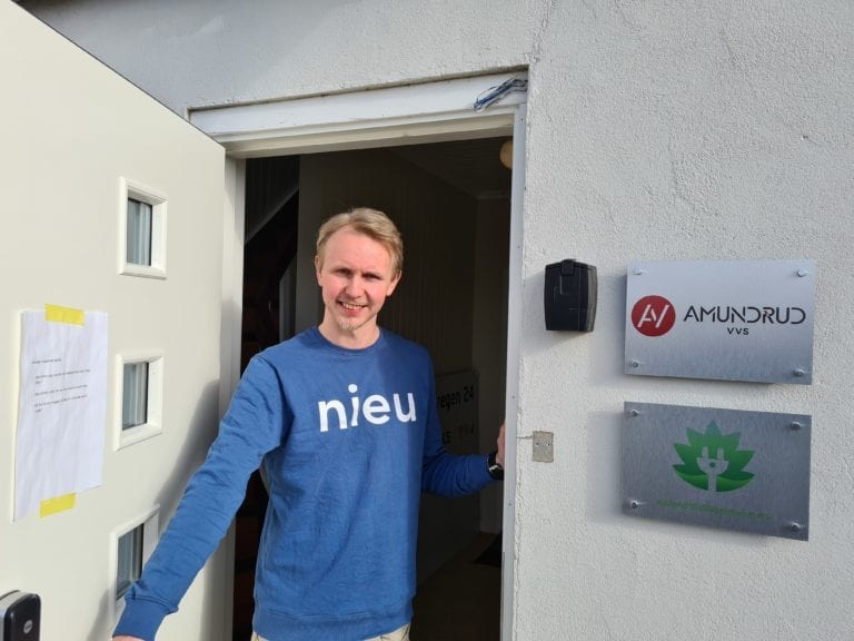 HAR FLYTTET: Amundrud VVS har flyttet ut av lokalene i Kaffegata, og inn hos Kraftlaget. Bjørnar Amundrud forteller at bedriften trengte mer plass.