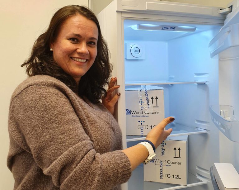 SNART I MÅL: Vaksinekoordinator i Åsnes og Våler, Line Engebretsen, tror kommunene har satt første dose på alle som skal ha vaksine i starten av august. Logistikken fungerer svært bra i kommunene nå, og folker stiller villig opp for å få vaksine i ferietiden.