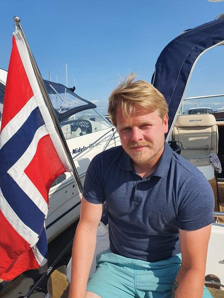 FIN FERIEAVSLUTNING: Sindre Myrer er selv på ferie nå, og bruker å se frem til Vålerdagene siste helga før skola starter. Slik blir det altså ikke i år.