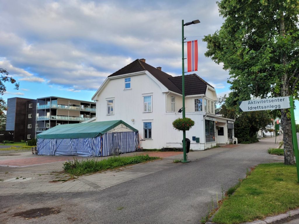 NY EIER: Det er Tore Andreas Gundersen som har kjøpt det gamle Noggar'n bygget i Flisa sentrum. Han håper å få til mer næringsvirksomhet i bygget.