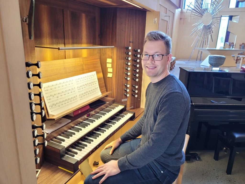 NY FESTIVAL: Også i år blir det orgelfestival i Våler. Organist Daniel Bjørlo ønsker alle velkommen inn i Våler kirke for å oppleve storslått orgelmusikk i september.