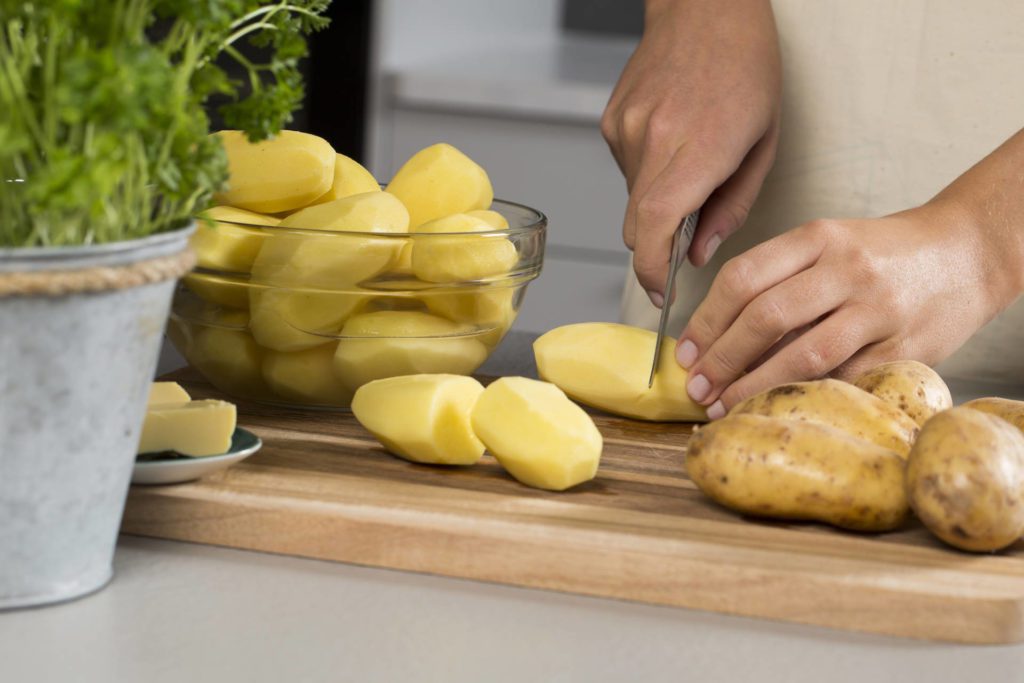 MANGE BRUKSOMRÅDER: Vi spiser stadig mindre poteter i Norge. Det ønsker man å gjøre noe med blant annet med at poteten har sin egen dag. Foto: Opplysningskontoret for frukt og grønt.