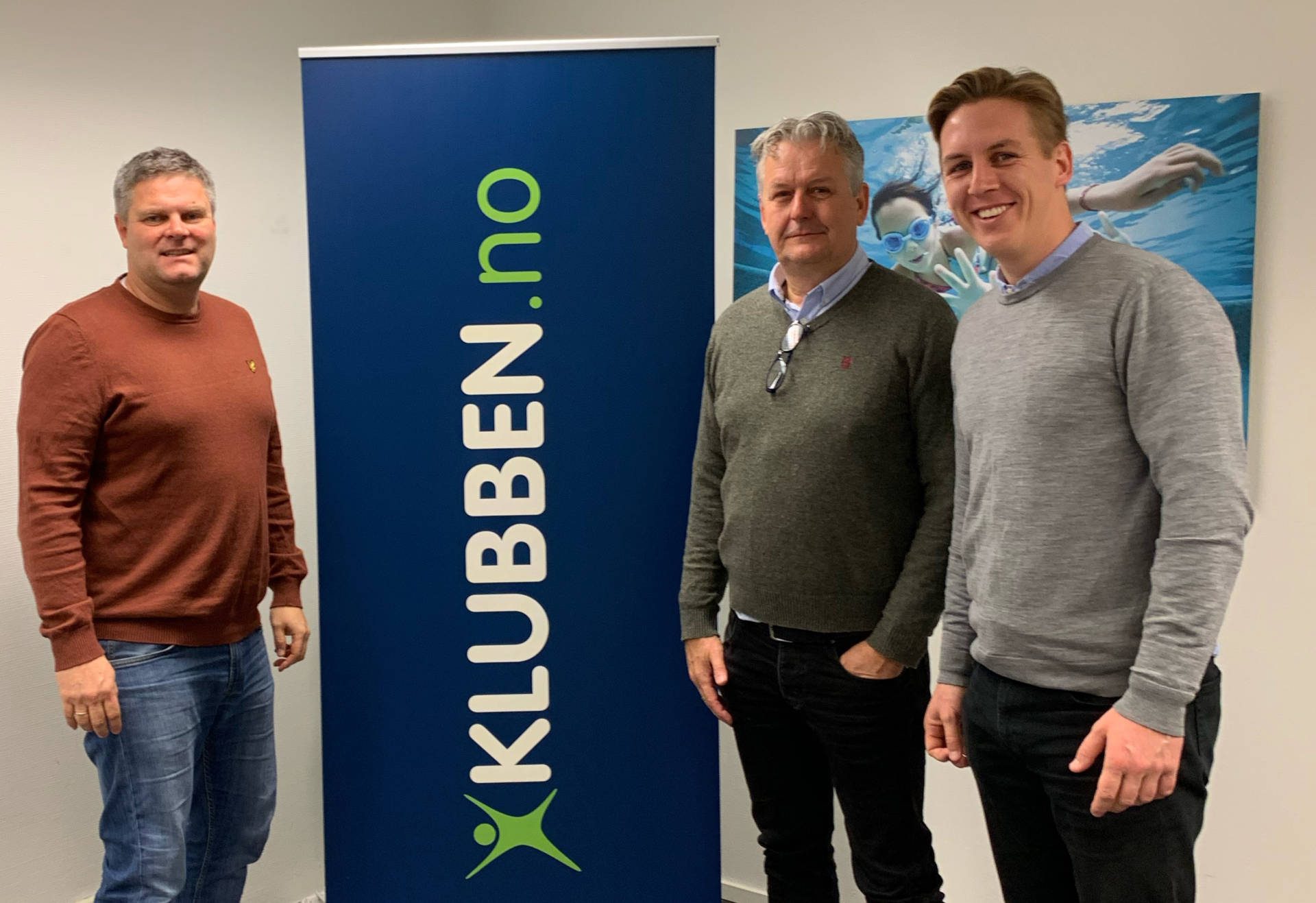 BLI MED: Erik Heggelund (fra venstre), Stian Gulli Hanssen og Kristian Botten Pedersen håper mange utflytta solunger melder seg på til #treffes i Oslo 18. november. Arrangementet er et samarbeid mellom alle seks kommunene i Kongsvingerregionen.