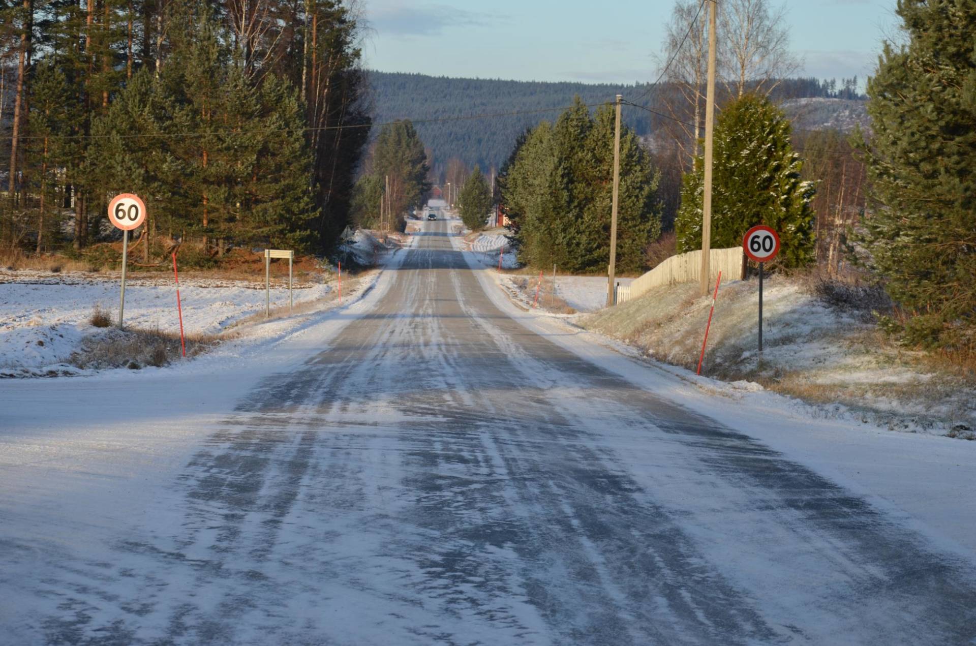 BLIR FORKJØRSVEG: Fylkesveg 2086 Smørbølsmoen er blant dem som nå blir forkjørsveg. Det melder Innlandet Fylkeskommune i en pressemelding.