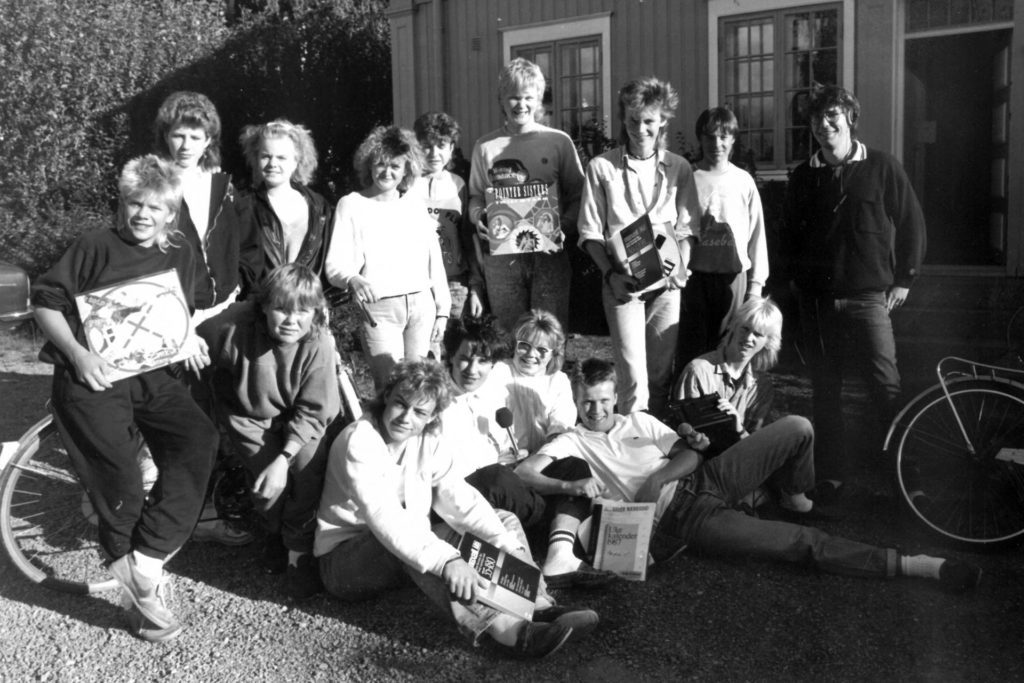 UNGDOMMENE: Våler Nærradio etablerte en egen ungdomsredaksjon. Bildet er tatt på deres første sendedag 3. september 1987.