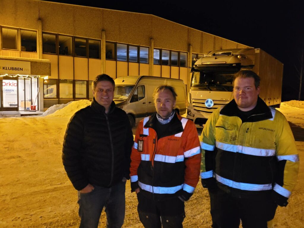DRIVES VIDERE: Miljøfrakt på Flisa skal fortsatt kjøre daglige turer til hovedstadsområdet. Erik Heggelund (fra venstre), Bjørn Olav Grønvold og Alex Stensrud har stor tro på fremtiden for fraktbedriften.