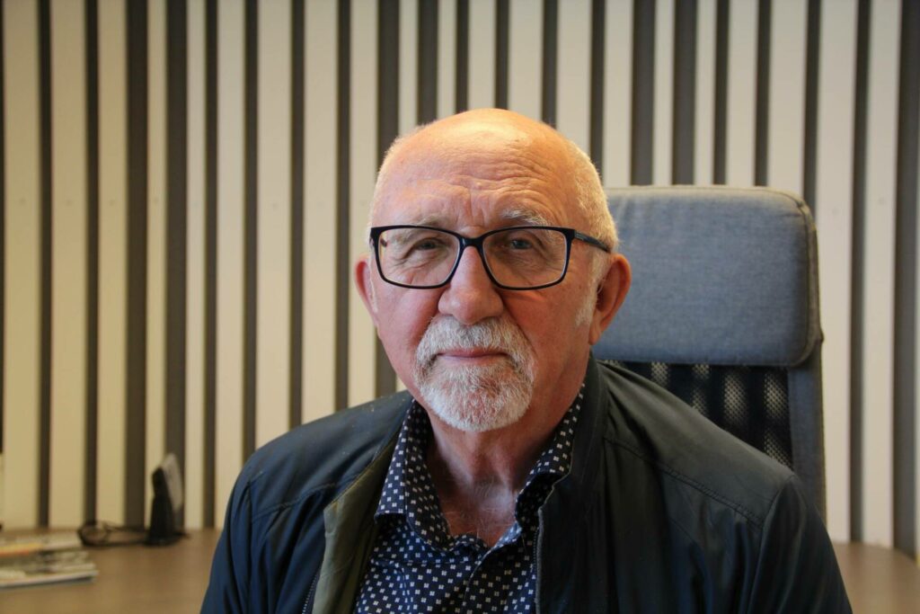 SKEPTISK: Arne Thobru er leder i Eldre og Funksjonshemmedes Råd i Våler. De er skeptiske til at folkeavstemmingen om Innlandets fremtid blir heldigital.