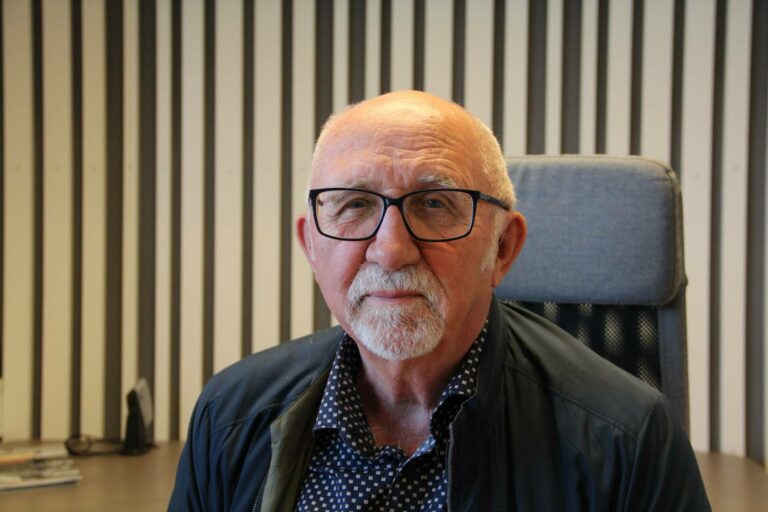 SKEPTISK: Arne Thobru er leder i Eldre og Funksjonshemmedes Råd i Våler. De er skeptiske til at folkeavstemmingen om Innlandets fremtid blir heldigital.
