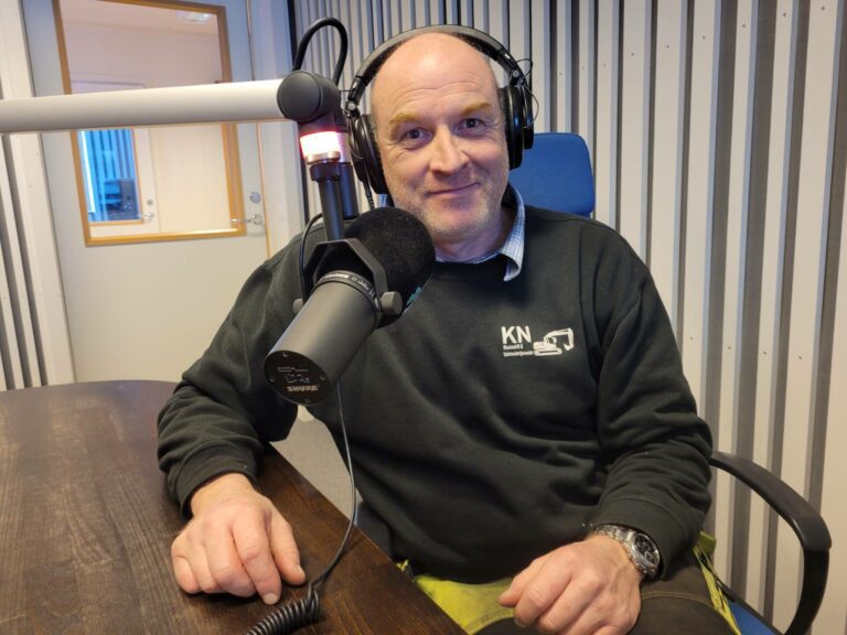 VIKTIG INNTEKT: Overskuddet fra nyttårskonsertene til Mosogn Vel går til drift av grendehuset. Kjetil Nordby håper mange kommer for å oppleve Rune Rudberg, Anne Nørdsti og Tommy Michaelsen søndag.