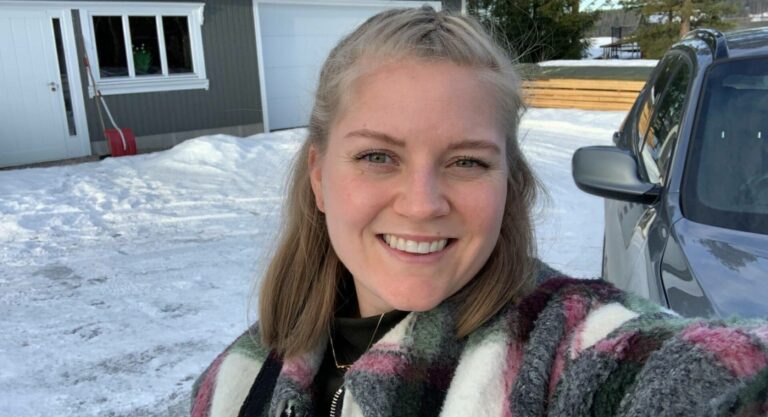 VANT GAVEKORT: Gjennom nissejakten på Flisa i desember vant Caroline Lilleberg hovedpremien. Nemlig et gavekort på 1.000 kroner fra Kiwi Flisa.