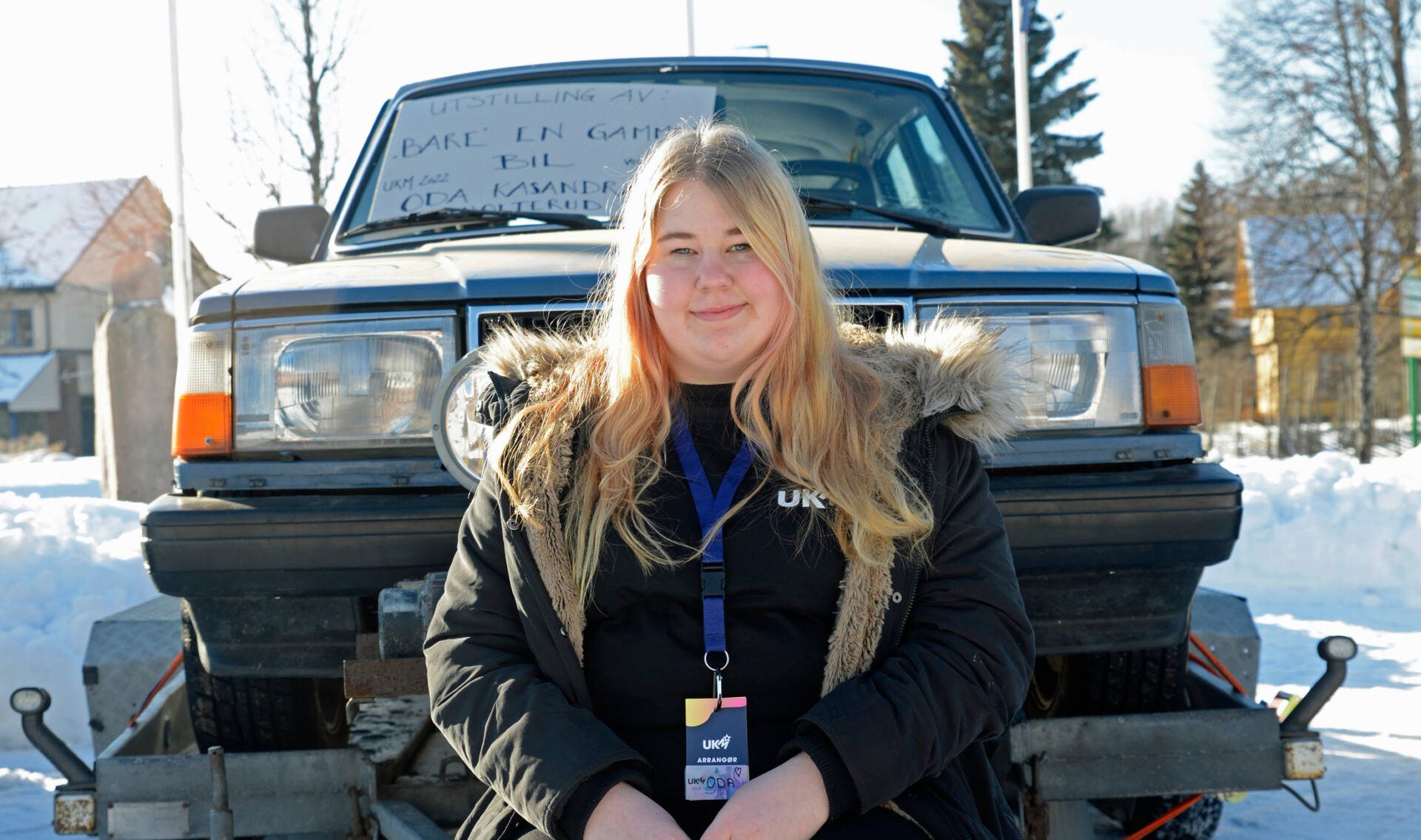 MED BIL: Oda Kasandra Holterud var én av to ungdommer som stilte ut bil under årets UKM på Flisa. Foto: Okke Bloem.