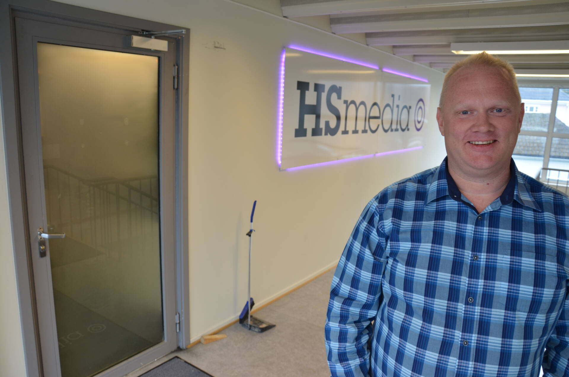 SATSER VIDERE: Eieren av HS Media, Aller Media Norge, utvider med nye salgstjenester på Kirkenær. Daglig leder i HS Media, Tor Arne Sandholt, sier det betyr flere ansatte i bedriften.