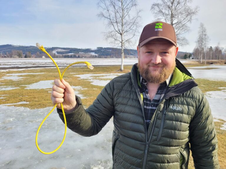 TAPPER FONDET: Jon Arne Borg Engø (Sp) er glad for at alle i Åsnes nå kan få fiber på like vilkår. Men det betyr også at Åsnes nærings- og utviklingsfond tappes for penger et år eller to.