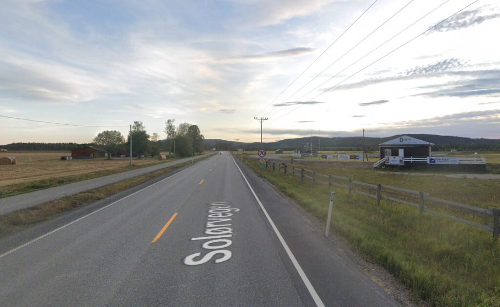 ASFALTERES: Riksveg 2 skal asfalteres blant annet her ved Nøkkelberget i Grue. Foto: Google Maps.