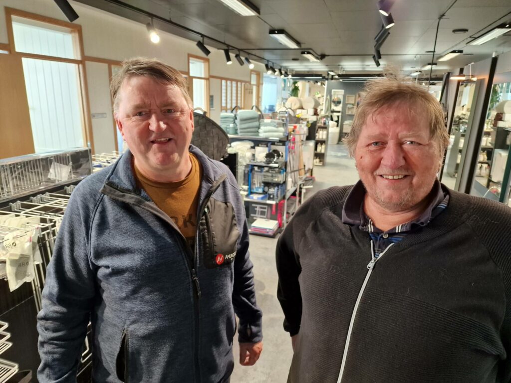 GÅR TIL KONKURRENTEN: Arnstein Amundrud (til venstre) og Kjell Amundrud slår nå familiebedriften Amundrud VVS sammen med YC Rør, gjennom et nytt morselskap. Det åpner helt nye muligheter for særlig store anbudsprosjekter.