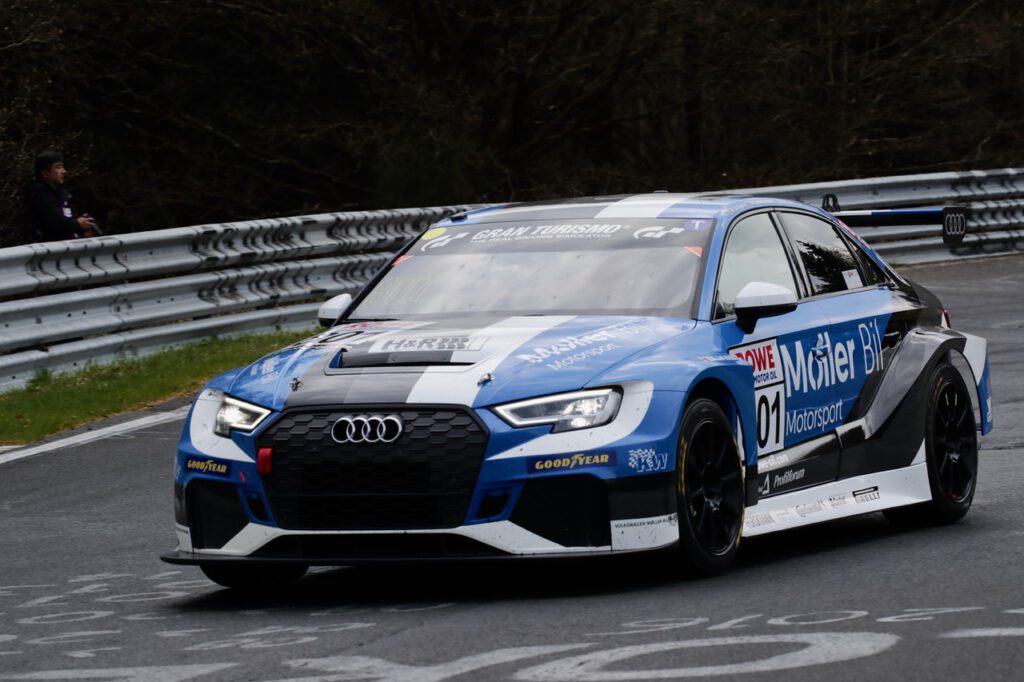 ANDREPLASS: Møller Bil Motorsport kjørte inn til en andreplass på Nürburgring i helga. Foto: Ferskvann, Pål Henning Berg