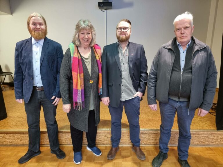 FRA ÅRSMØTET: Grue FrP hadde årsmøte søndag. Fra venstre John-Remi Edvardsen, Lisbeth Heitmann, Benjamin Edvardsen (ny leder) og Jan Haraldsen. Foto: Grue FrP.